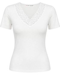 MixRay - Lace V-Neck Slim Fit Blouse - Lyst