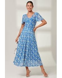 Jolie Moi - Bianca V-Neck Pleated Mesh Maxi Dress - Lyst