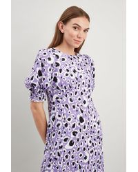 Wallis - Petite Lilac Animal Jersey Puff Sleeve Midi Dress - Lyst