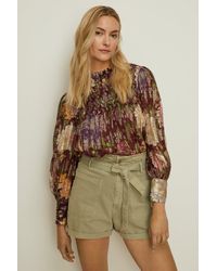 Oasis - Rhs Metallic Berry Floral Shirred Neck Top - Lyst