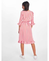 NA-KD Frauen Kleid Small Flower Wrap - Pink