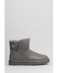 UGG - Mini Bailey Buttonii Low Heels Ankle Boots In Grey Suede - Lyst