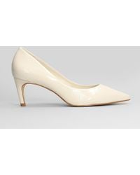 Carrano - Pumps In Beige Patent Leather - Lyst