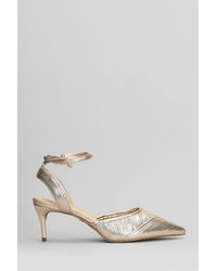 Carrano - Pumps In Gold Leather - Lyst