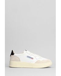 Autry - Medalist Low Sneakers In White Suede And Leather - Lyst