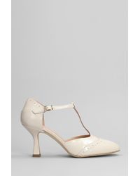 Isabel Ferranti - Pumps In Beige Leather - Lyst