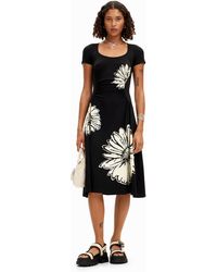Desigual - Short-sleeved Midi Dress With Neckline And Daisies. - Lyst