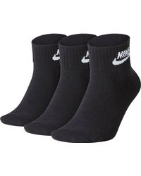 nike essential stripe socks