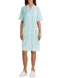 Miss Elaine Vine Leave-printed Terry Grip-front Short Robe - Blue