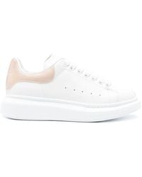 Alexander McQueen - | Sneakers 'Oversize' in pelle con tallone rosa | female | BIANCO | 40 - Lyst