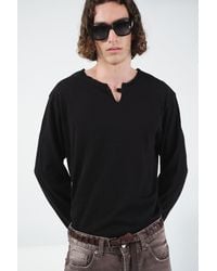 Giesto - Solid Crew Neck Long Sleeve Buttoned T-Shirt - Lyst