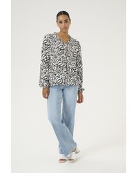 Kaffe - Blouse Met Lange Mouwen Regular Fit Black/white Leaf Print - Lyst