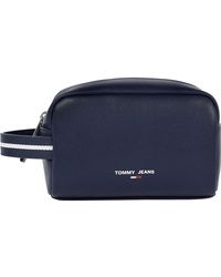 Women's Tommy Hilfiger Makeup bags and cosmetic cases from $28 | Lyst