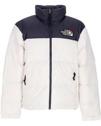 The North Face - Donsjack 1996 Retro Nuptse Pride Jacket Gardenia Wit - Lyst
