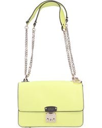 Guess - Bolsas. Amarillo - Lyst
