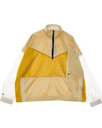 Nike - W Sportswear Tech Pack Jacket Woven Mesh Trainingsjack Voor Donker Citroen/Wit/Zwart - Lyst