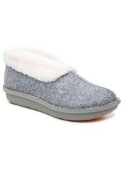 clarks step flow slippers