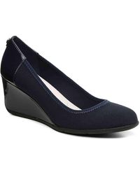 sport taelyn wedge pump
