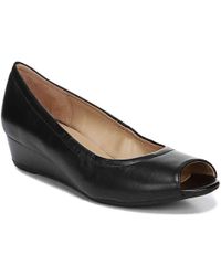 naturalizer contrast wedge pump