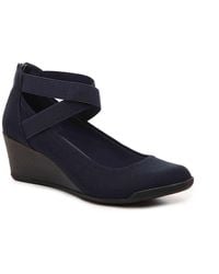 sport taelyn wedge pump