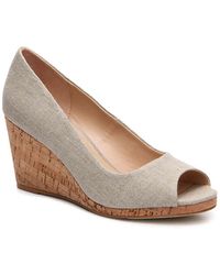 kelly & katie cilasa wedge pump