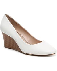 kelly & katie cilasa wedge pump