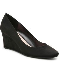 kelly & katie cilasa wedge pump