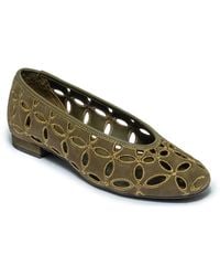 Bernardo - Brie Flat - Lyst