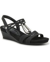Kelly & Katie - Vannia Wedge Sandal - Lyst