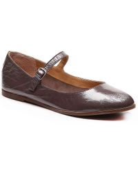 lucky brand bondy flat
