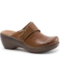 softwalk mason clogs