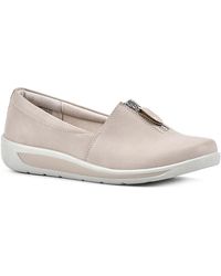 white mountain slip on