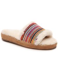 minnetonka slide slippers