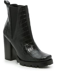 trap chelsea boot