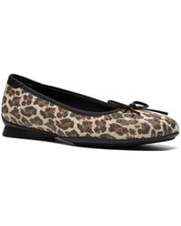 Clarks - Jazmynn Bow Ballet Flat - Lyst