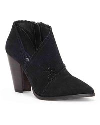 larmana bootie vince camuto