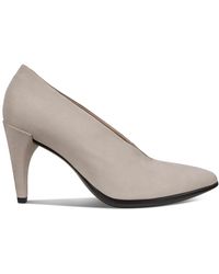 ecco pumps