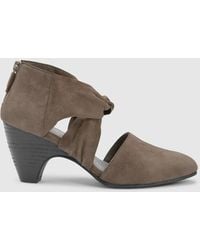Eileen Fisher - Mary Twist-front Suede Pump - Lyst