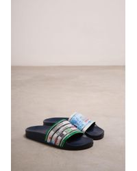 vetements flip flops