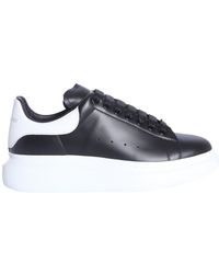 Sneakers - Nero ... Info Sleek and directional, Alexander McQueen's Oversized sneakers will give your day-to-day style a contemporary rework. ... Sneakers - Nero ... Info Sleek and directional, Alexander McQueen's Oversized sneakers will give your day-to-day style a contemporary rework. ...