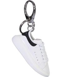 McQueen - Oversize Sneaker Keyring - Lyst