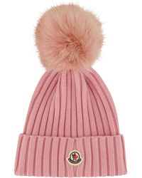 Moncler - Strickmütze mit Bommel aus Kunstfell - Lyst