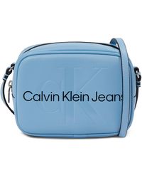 Calvin Klein - Handtasche Sculpted Camera Bag18 Mono K60K610275 - Lyst