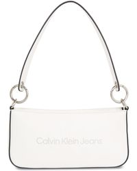 Calvin Klein - Handtasche sculpted shoulder pouch25 mono k60k610679 white/silver logo 0li - Lyst