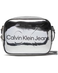 Calvin Klein - Handtasche sculpted camera bag18 mono s k60k611858 silver 0im - Lyst