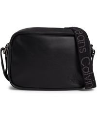 Calvin Klein - Handtasche ultralight dblzip camerabag21 pu k60k611554 black beh - Lyst