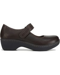 eastland mary jane shoes