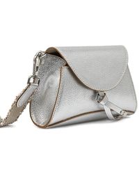 Gianni Chiarini - Margot Umhängetasche im Metallic-Look mit Fransenriemen - Lyst