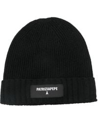 Patrizia Pepe - Logo-Appliqué Ribbed-Knit Beanie - Lyst