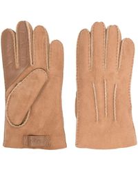 UGG - Logo-Patch Sheepskin Gloves - Lyst